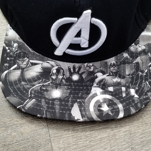 Sold  Avengers hat - Picture 2 of 4